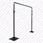 Schnell und einfach mit dem mobilen Raumtrenner Räume abtrennen. Blickdicht als Stoffwand oder mit Fadenvorhang.
Ideale Bühnenrückwand als dezente Stoffwand mit schwarzem Mollton oder mit Fadenvorhang. 